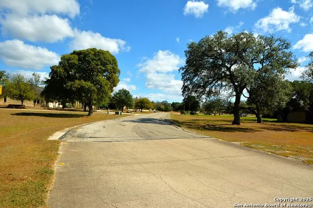 936 Saddle Club Dr Kerrville, TX 78028